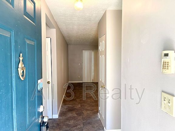 2nd image of 216 Sheraton Ct
