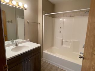 DE1211, Eau Claire, WI 54701