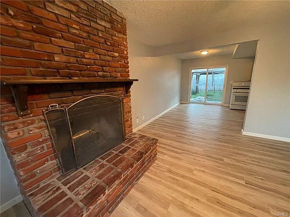 3rd image of 33030 Turner St #33030