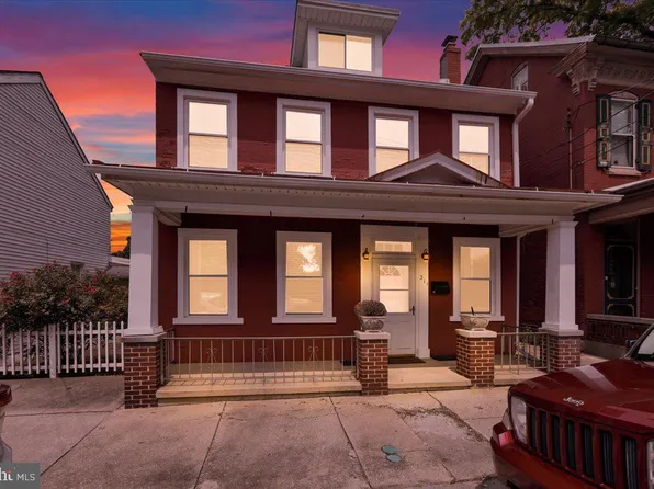 311 W High St, Womelsdorf, PA 19567
