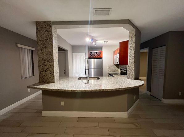 3421 NW 44th St APT 104
