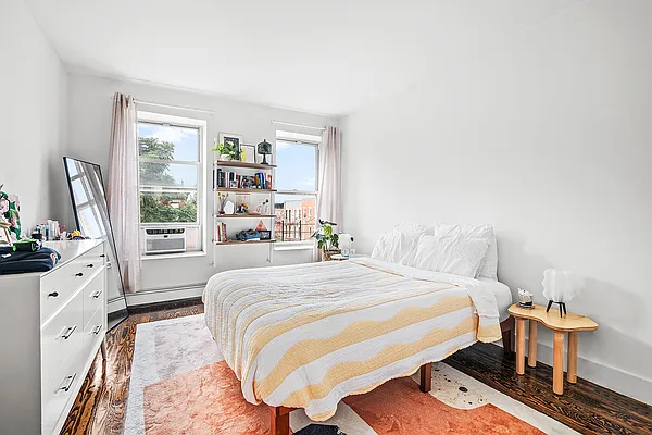 Rented by SERHANT. | media 9