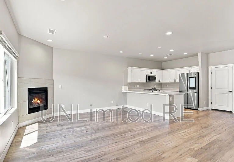 12249 Curtis Ct — Photo 10