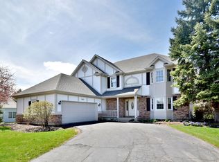 1187 Ridgewood Cir, Lake In The Hills, IL 60156