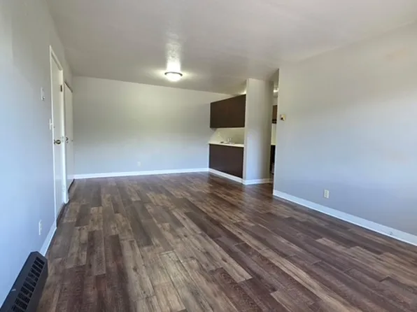 1624 8th St N #82, Wahpeton, ND 58075