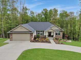 885 Golden Dr, Newark, OH 43055