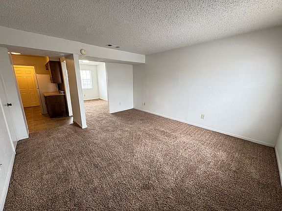 4th image of 1006 Eastside Dr APT D