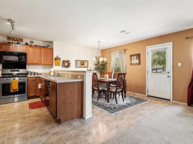206 Black Forest Rd — Photo 11