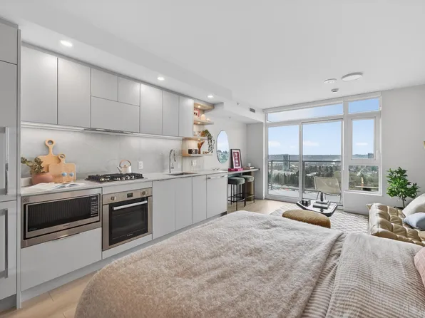 311 Alderson Ave #1509, Coquitlam, BC V3K 1W2