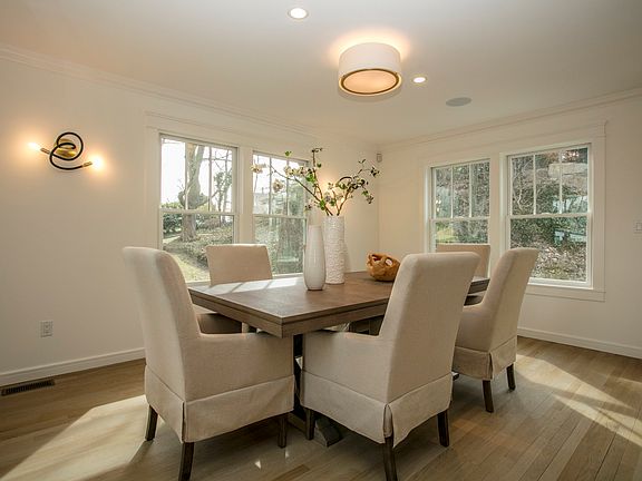 5th image of 8 Beverly Pl