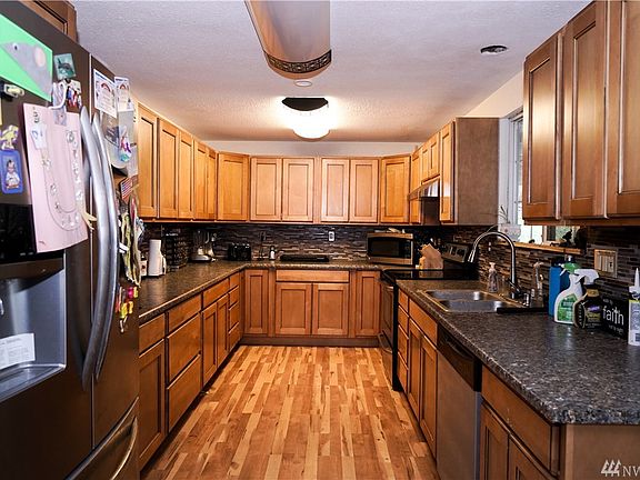 4th image of 102 Shadywood Ln