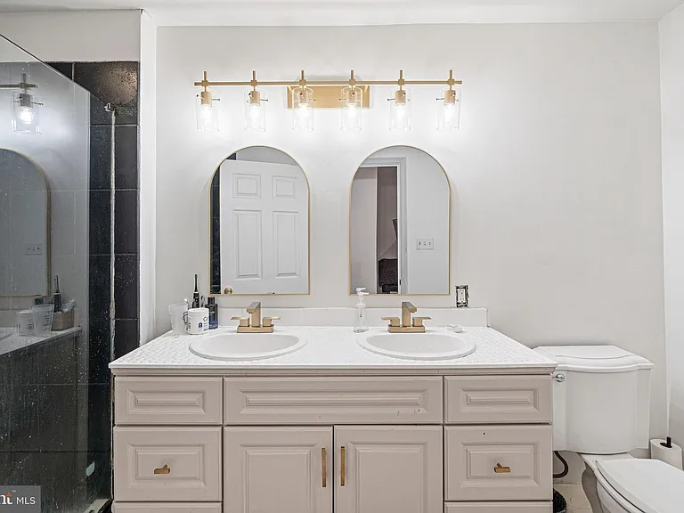 208 W Wildey St — Photo 15