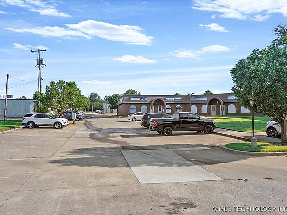 4th image of 500 W Atlanta St