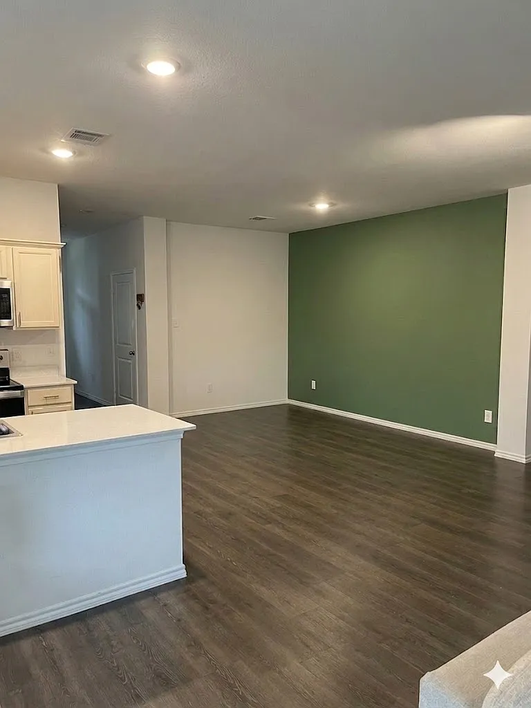 4 bed, 2180 sqft, $2,700 — Photo 2