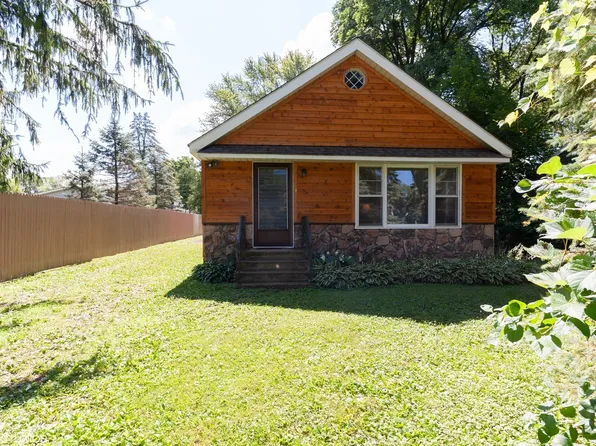 42761 N Lake Dr, Antioch, IL 60002