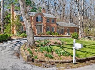 26 Bartram Rd, Lookout Mountain, TN 37350