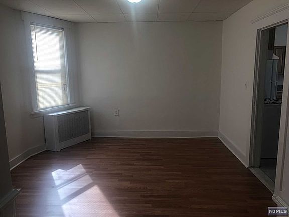 5th image of 66 Union St Floor 1