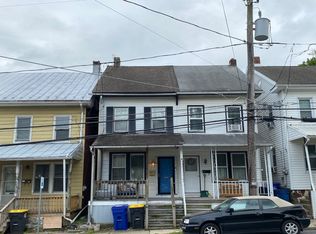 228 W Franklin St, Womelsdorf, PA
