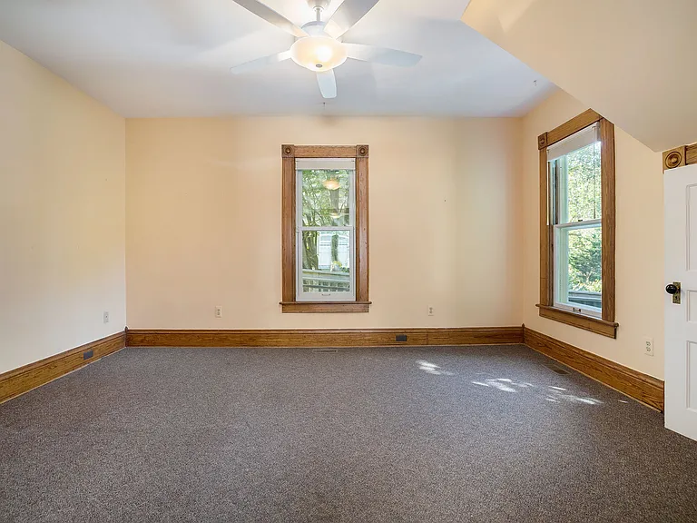 529 S Ashley St — Photo 17