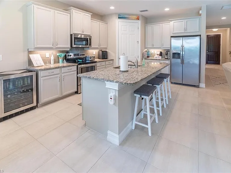 16366 Barclay Ct — Photo 7