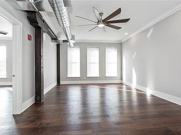 5th image of 123 E Willow St #3