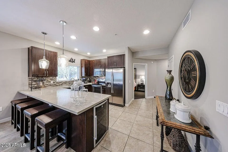 2 bed, 2.0 bath, 1464 sqft, $2,500 — Photo 2