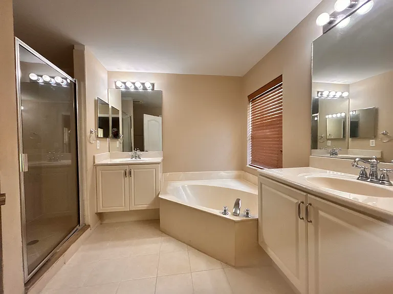 266 River Bluff Ln — Photo 15
