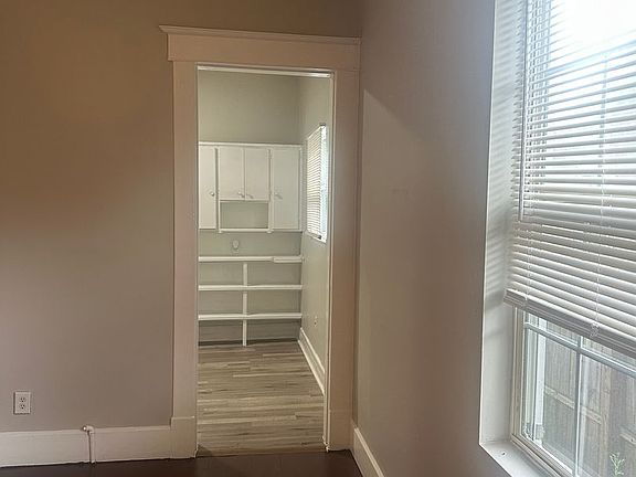 3rd image of 24 N Linwood Ave