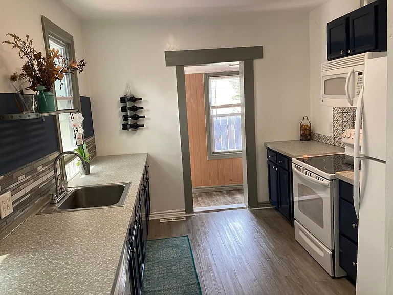1312 E Harry Ave — Photo 42
