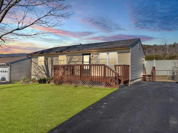 8546 Brubaker Dr, Roanoke, VA 24019