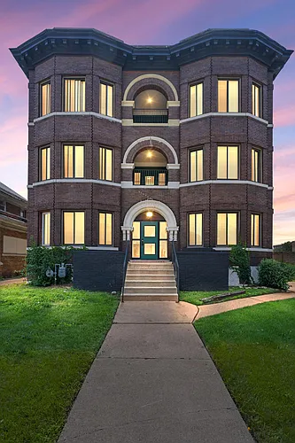 68 E Willis St Photo 1