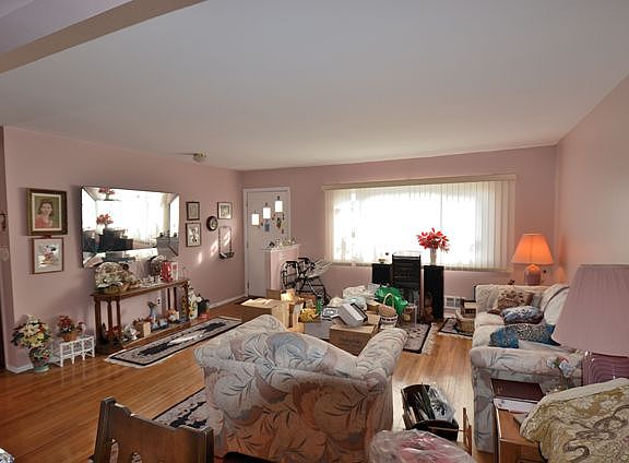 5th image of 191 Rose St