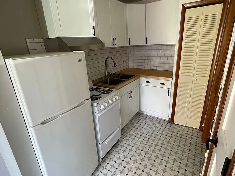 59 E Norwich Ave — Photo 20