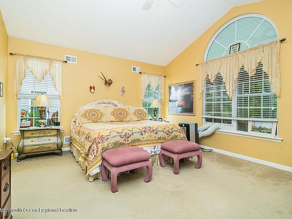 5th image of 58 Enclave Blvd