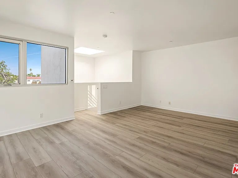 823 N Martel Ave #2 — Photo 17