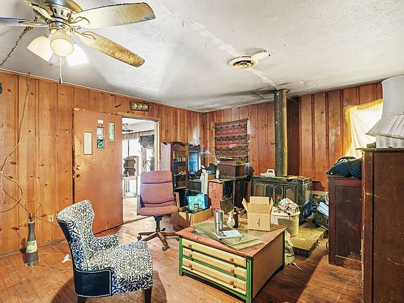 3rd image of 3601 Shawnee Trl