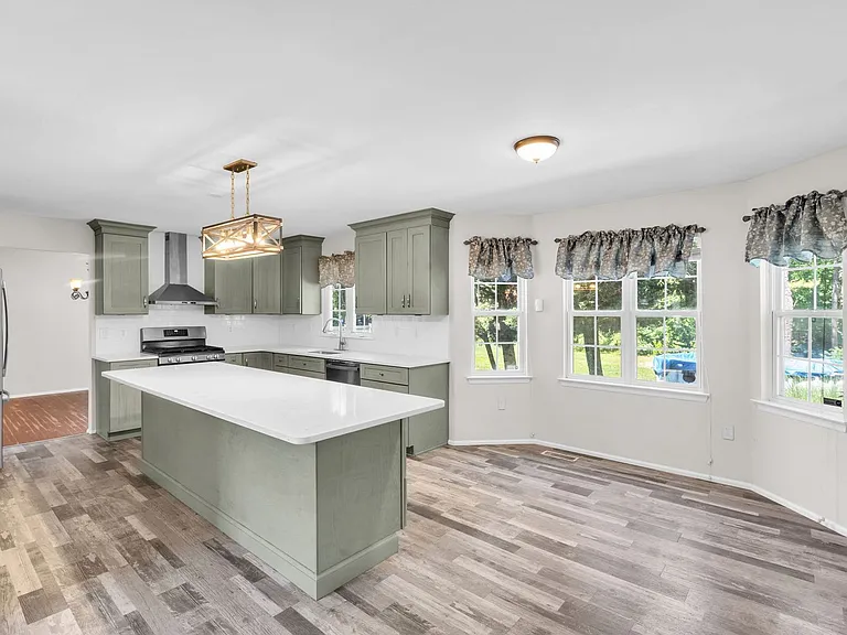 6 Marybeth Ct — Photo 12
