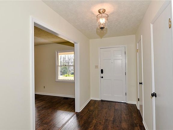 5th image of 3835 Herren Dr SW