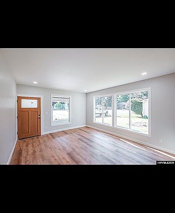 3rd image of 545 N 7th Ave