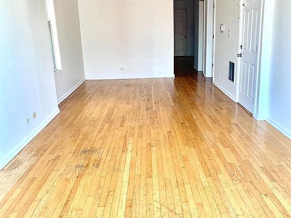 2nd image of 2045 W Fullerton Ave #2