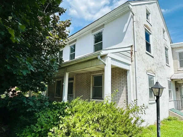 120 S Kemp St, Lyon Station, PA 19536