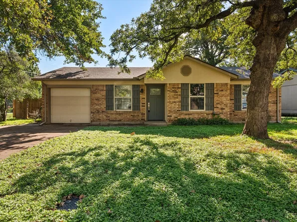 5701 Guildwood Dr, Arlington, TX 76017