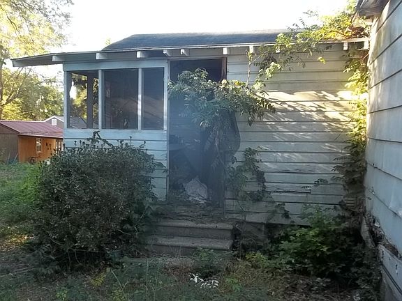 5th image of 211 Haynie St