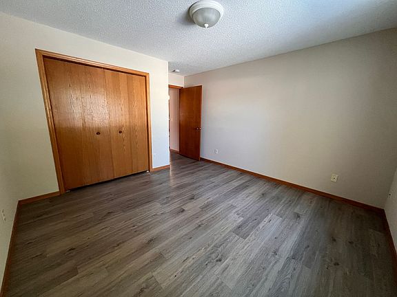 2nd image of 351B Williamsburg Pl