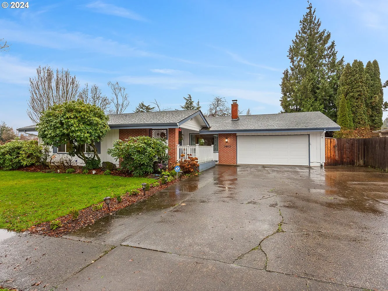 3903 Rosewood St photo 1