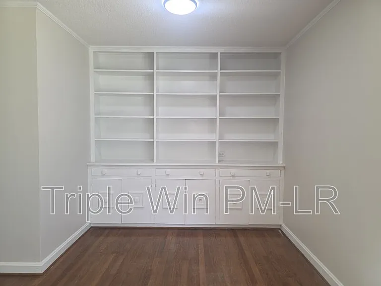318 W Bell St — Photo 24