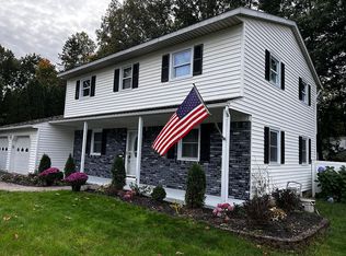 3 Firestone Ln, Clifton Park, NY 12065