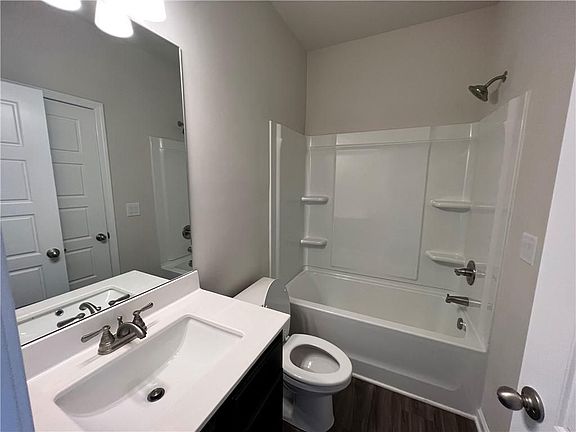 5th image of 1622 Dove Creek Cir