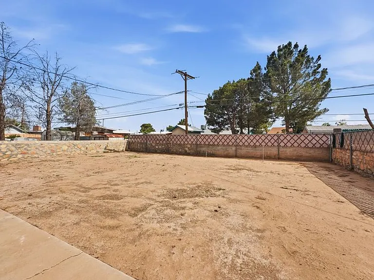 372 Cooley Ave — Photo 4