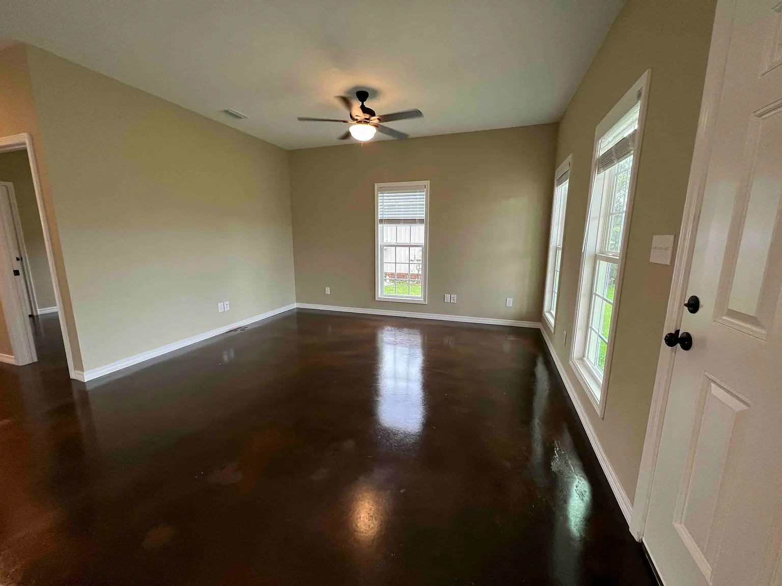 Available Mid September! 3 Bedroom / 2 Bath In Spanish Fort! — Photo 2